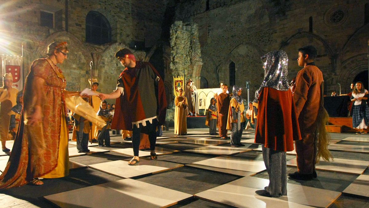 Una de la actividades del Medieval es la partida de ajedrez viviente. | ICAL Una de la actividades del Medieval es la partida de ajedrez viviente. | ICAL