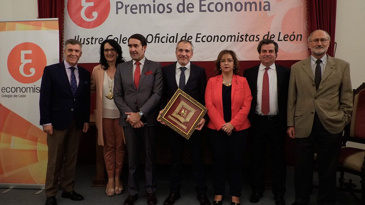 Entrega de una edición pasada del Premio Fernando Bécker Gómez. | DANIEL MARTÍN