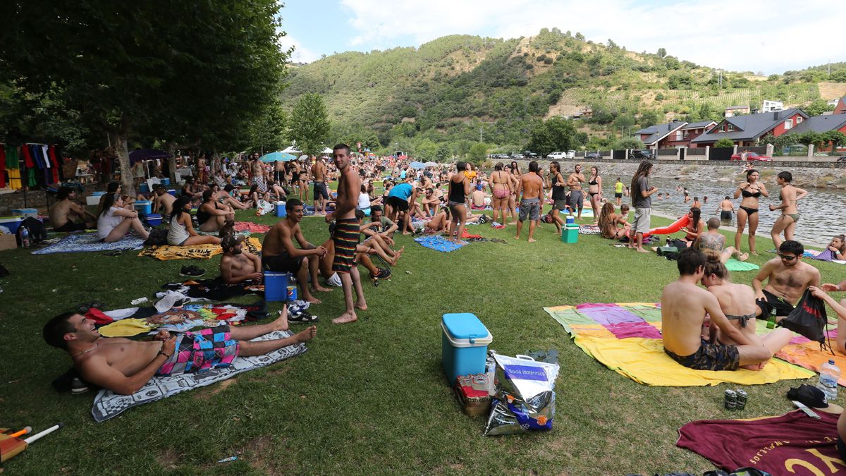 Orilla del río Burbia durante el Fiestizaje.|ICAL