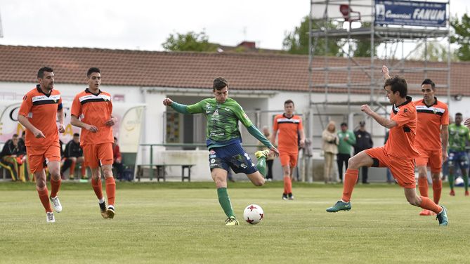 Partido entre La Virgen y el Astorga durante la pasada temporada | L.N.C.