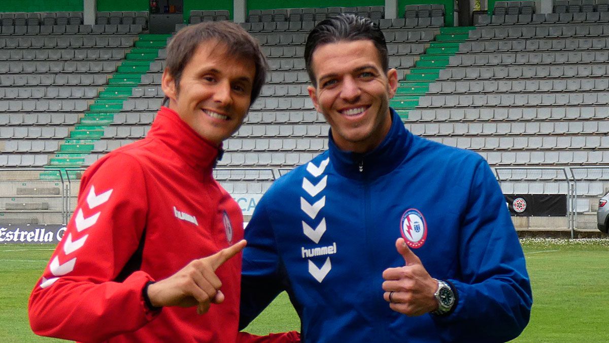 Vicente Romero, a la derecha, antes de un partido con el Majadahonda. | MÓNICA CASAU/RAYO MAJADAHONDA