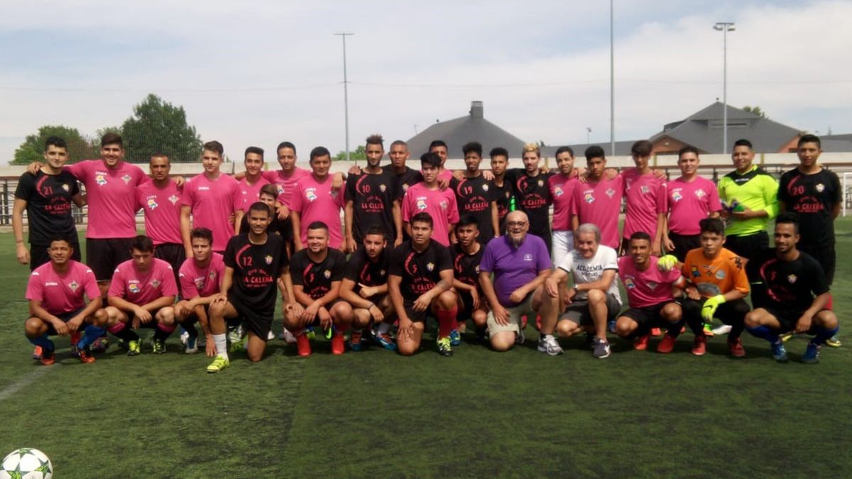 Los integrantes de los diferentes equipos de este Torneo Intercultural en sus primeras jornadas. | L.N.C.