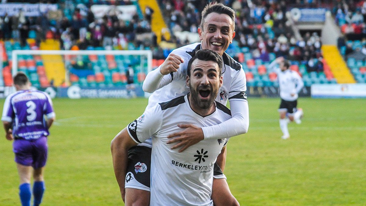Murci celebra uno de los goles marcados con el Salmantino. | TRIBUNA SALAMANCA