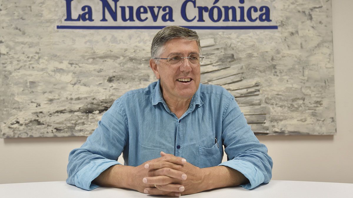 El presidente del Abanca Ademar, Cayetano Franco, durante su entrevista en la sede de La Nueva Crónica. | SAÚL ARÉN El presidente del Abanca Ademar, Cayetano Franco, durante su entrevista en la sede de La Nueva Crónica. | SAÚL ARÉN