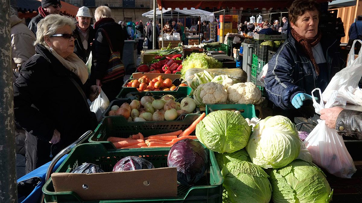 Los alimentos también subieron durante el mes de junio. | DANIEL MARTÍN