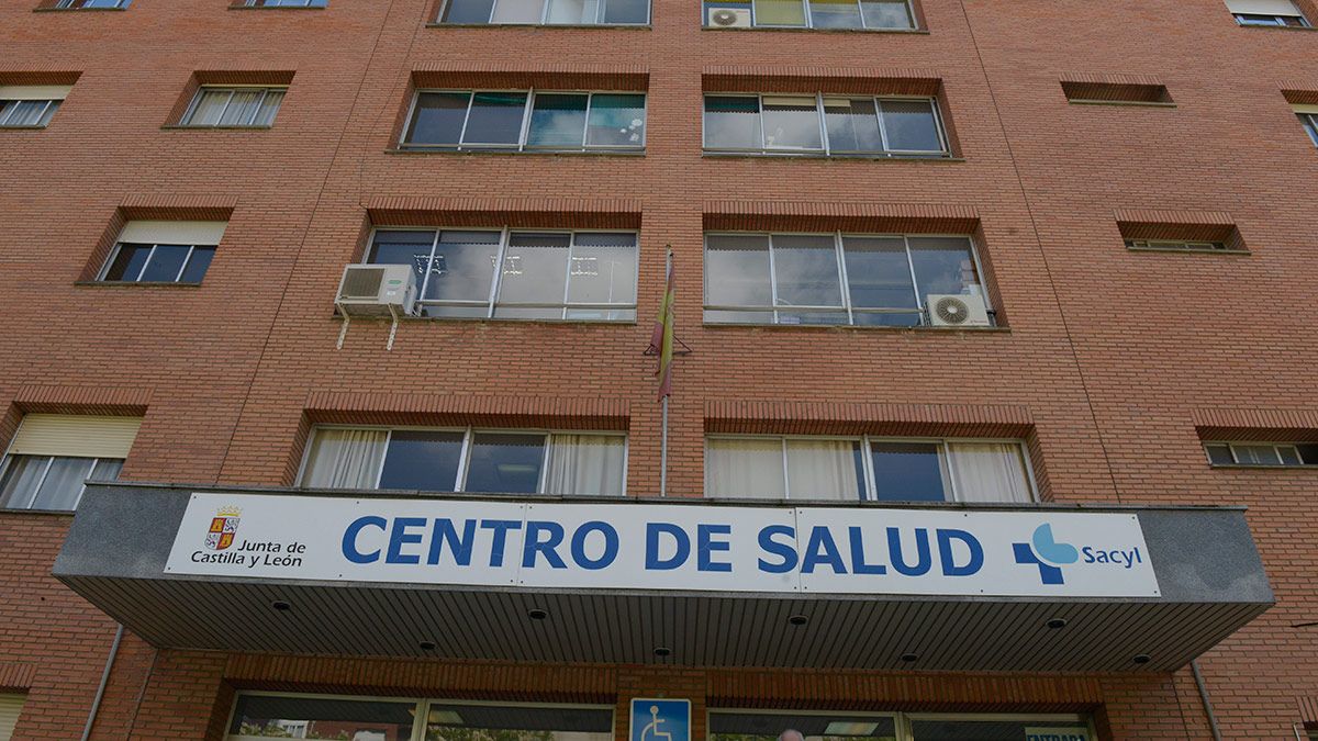 Uno de los centros de salud más importantes del Área de Salud de León es el de José Aguado. | MAURICIO PEÑA