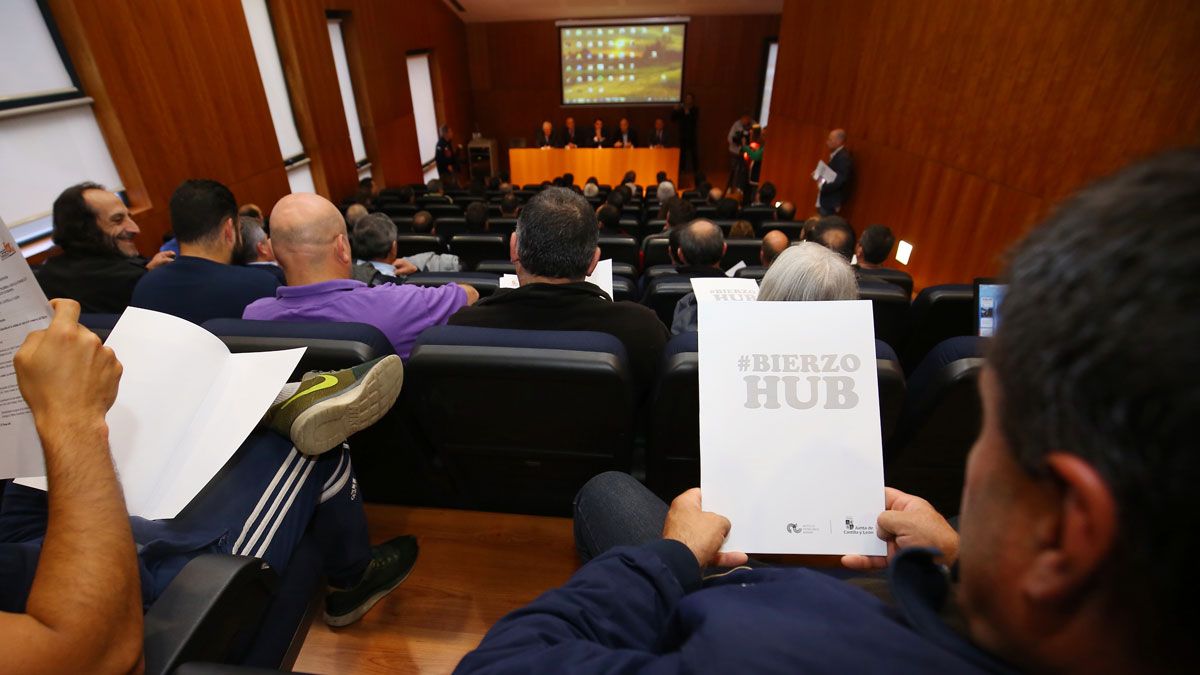 Una de las anteriores reuniones del Bierzo Hub. | ICAL