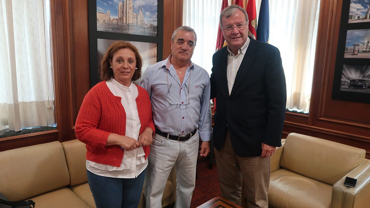 Aurora Baza, Manuel Villadangos y Antonio Silván. | L.N.C.