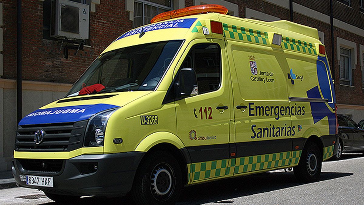 La mujer fue trasladada al Hospital del Bierzo. La mujer fue trasladada al Hospital del Bierzo.