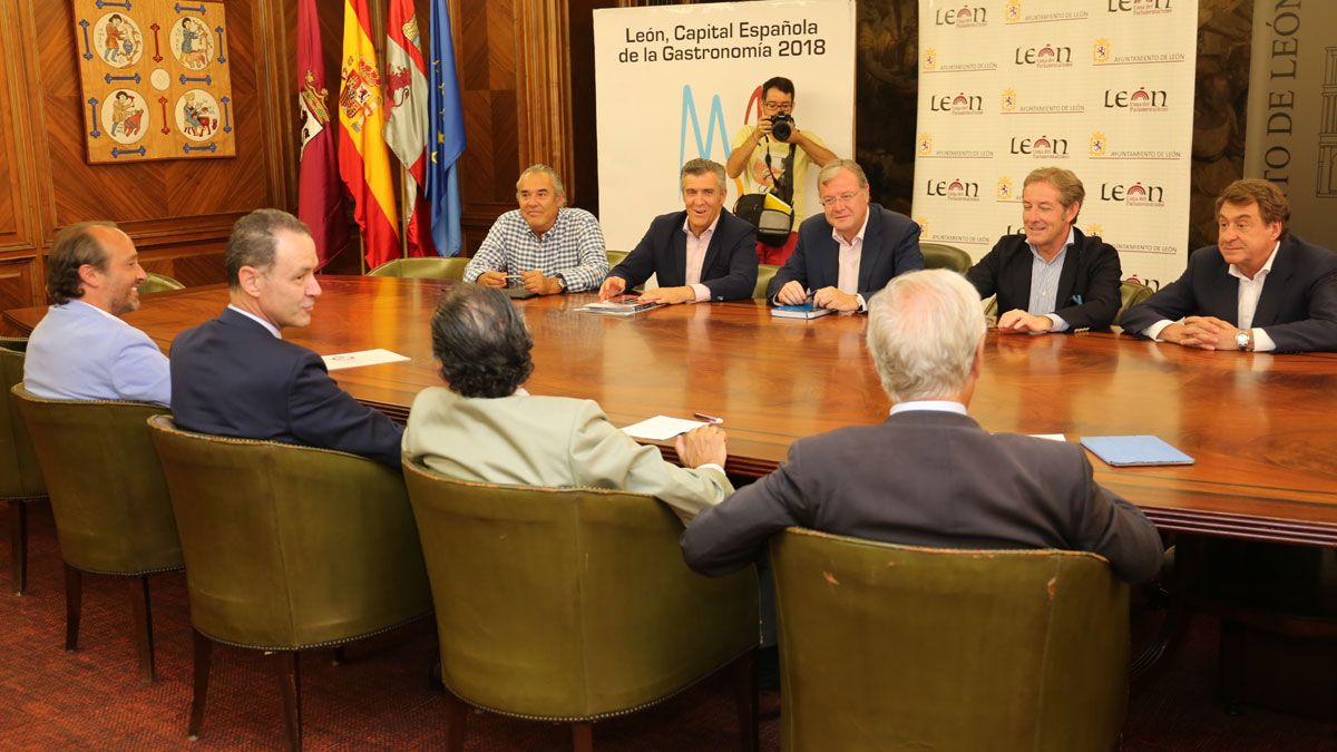 La reunión ha tenido lugar en el Ayuntamiento de León. | L.N.C.