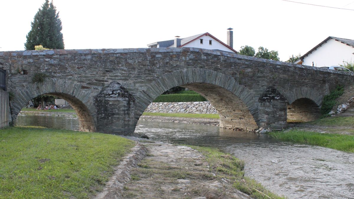 En el recorrido se encuentran varios puentes romanos como el de Toral de Merayo en la imagen. | M.I.