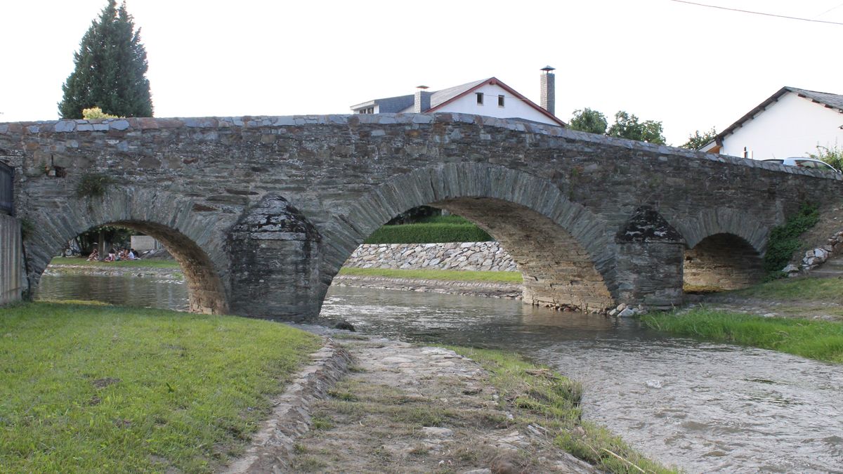 En el recorrido se encuentran varios puentes romanos como el de Toral de Merayo en la imagen. | M.I. En el recorrido se encuentran varios puentes romanos como el de Toral de Merayo en la imagen. | M.I.
