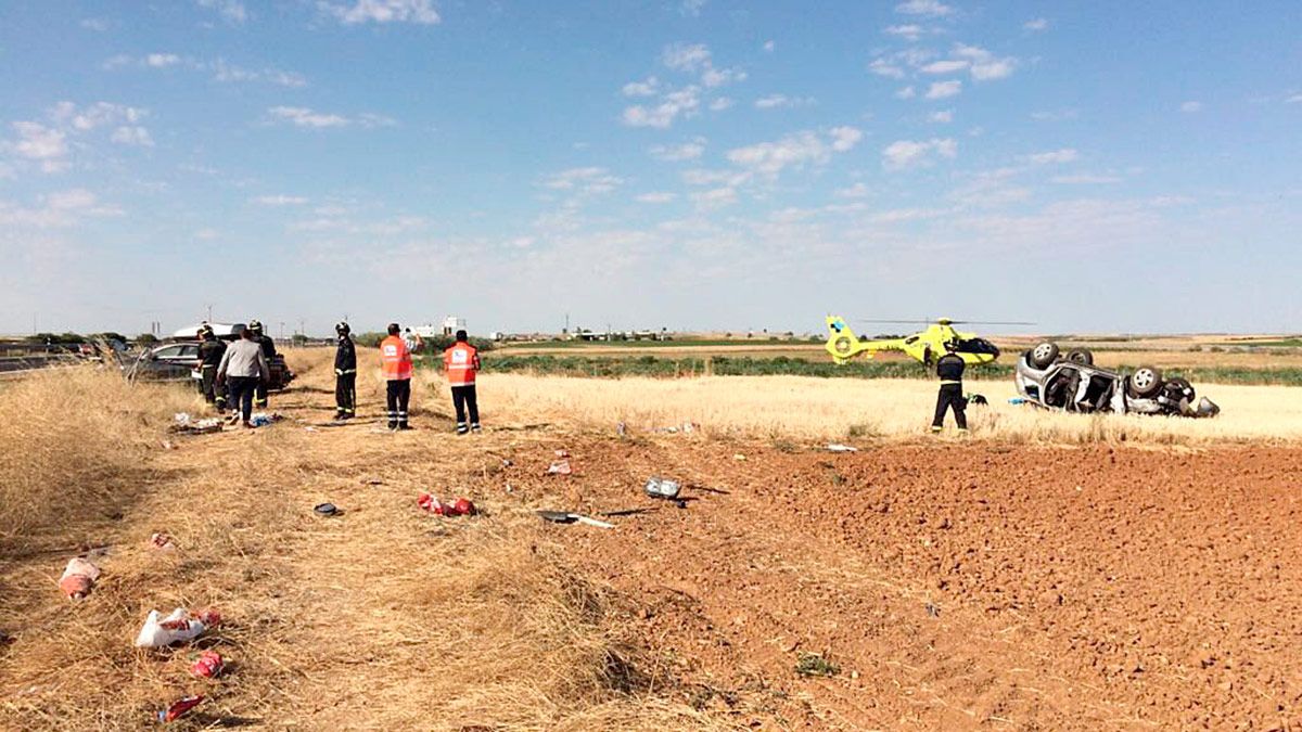 Imagen del accidente de este domingo en una localidad de Valladolid. | ICAL Imagen del accidente de este domingo en una localidad de Valladolid. | ICAL