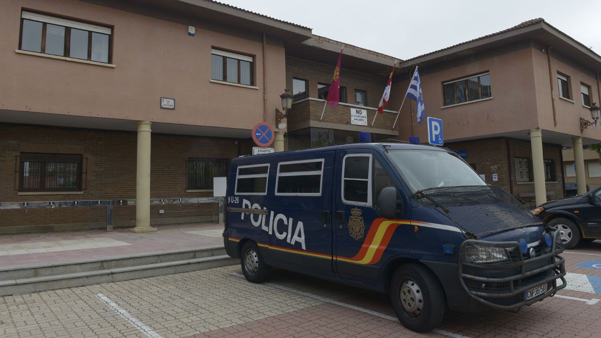 Imagen del exterior del Ayuntamiento de Villaquilambre. | L.N.C.