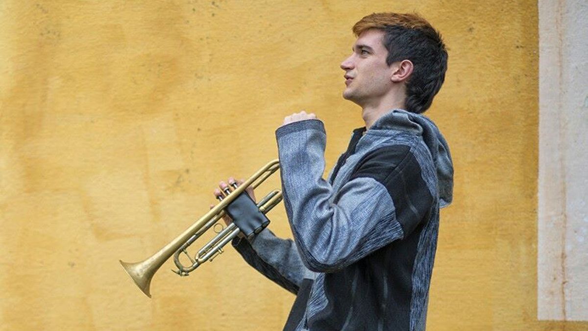 El trompetista catalán Féliz Rossy actúa este sábado en Cerezales del Condado. |SAÚL AREN