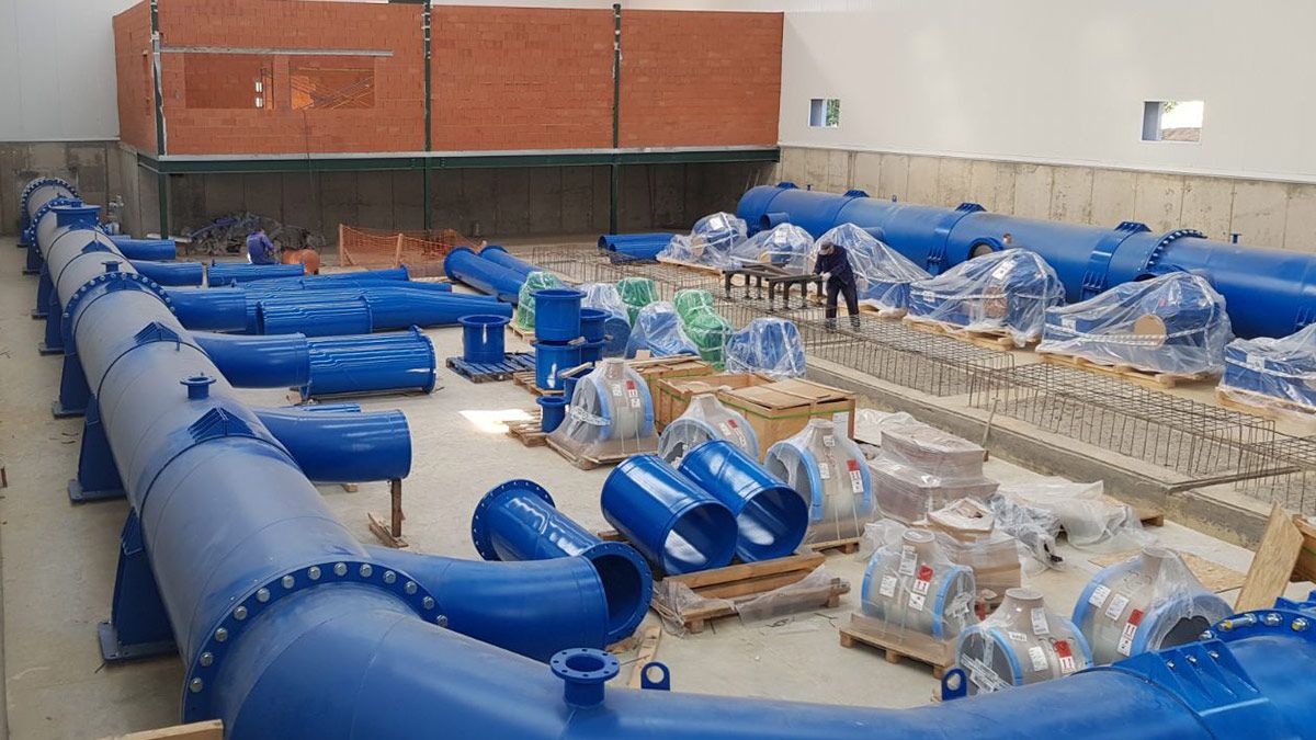 Obras en la estación de bombeo que surtirá de agua a la modernización del regadío del sector XXII. | L.N.C.