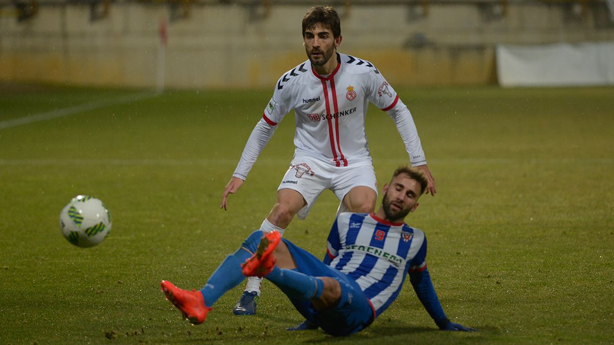 José León, durante un partido con la Cultural frente al Izarra. | MAURICIO PEÑA