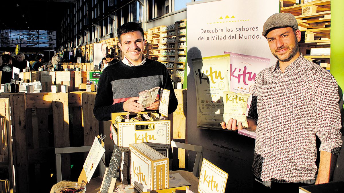 Luis Santos (izquierda) y Ernesto García son los creadores de la empresa Kitu Snack. | L.N.C.