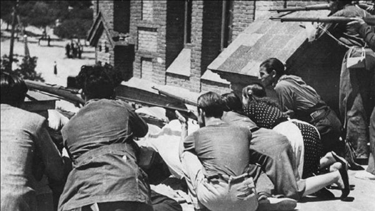 Resistencia popular ante la sublevación en julio de 1936. Archivo CNT. |L.N.C.