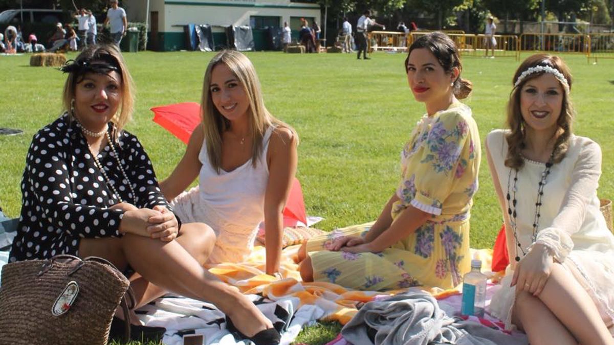 Participantes en el festival durante la primera edición ataviados con trajes inspirados en la moda de los años 20. |L.N.C.