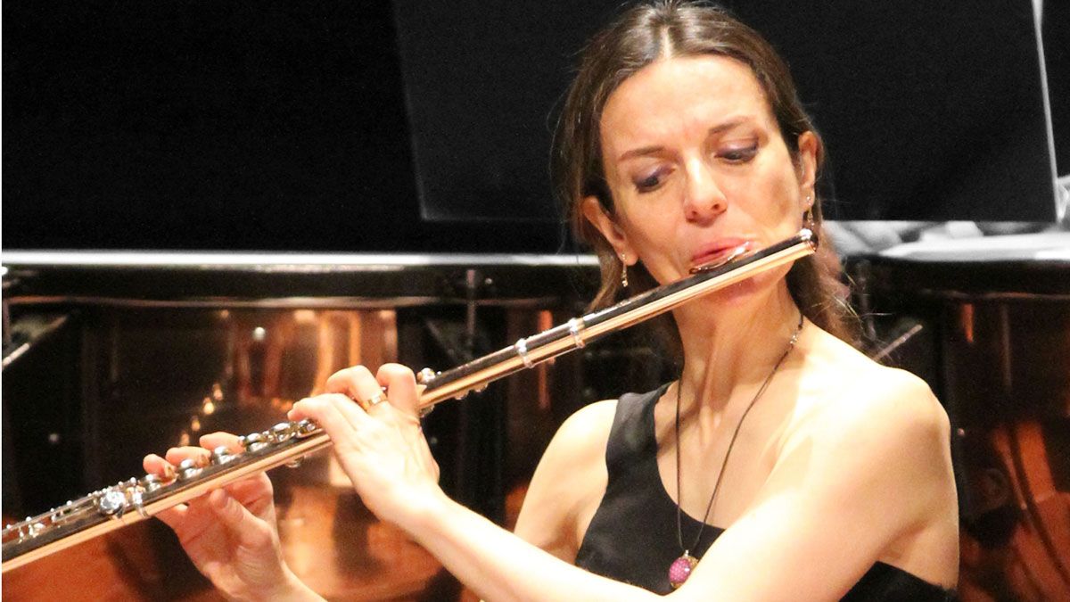 La flautista Tatiana Franco actuará como solista en la obra de Dmitri Cervo. | JUAN LUIS GARCÍA