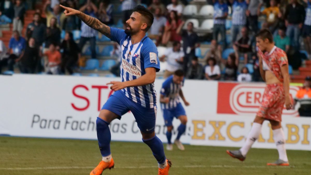 Pichín, durante un partido en El Toralín. | FRANCISCO L. POZO