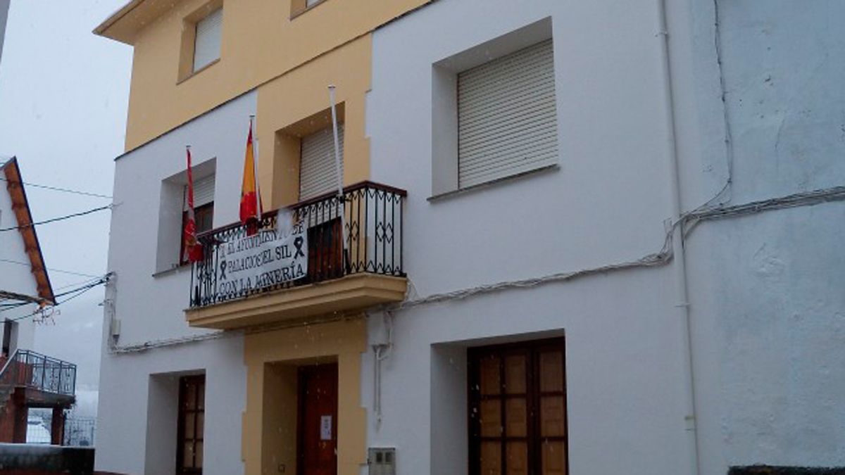 Fachada del Ayuntamiento de Palacios del Sil. | AYTO. PALACIOS