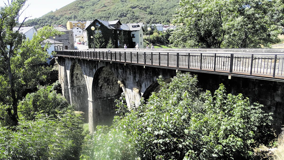 Puente del Arroyo de La Chanada. Caboalles de Abajo. | LUIS SOLERA SELVI