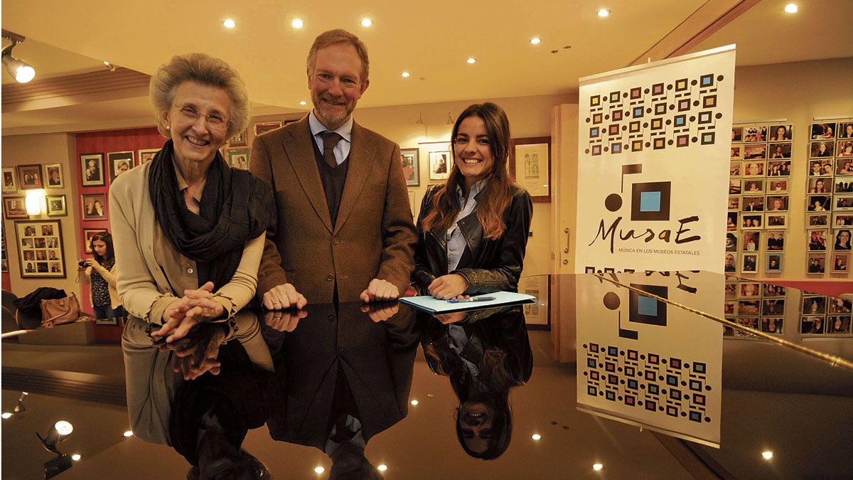 Margarita Morais, Miguel Ángel Recio y Esther Viñuelas en la presentación del proyecto ‘MusaE. Música en los Museos Estatales’ en 2016. | DANIEL MARtÍN