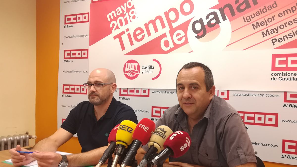 Sobrín y Sánchez en rueda de prensa, presentando sus solicitudes. | M.I.