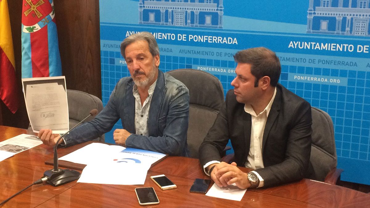 Los representantes de Coalición por el Bierzo, Pedro Muñoz e Iván Alonso. | A.C.