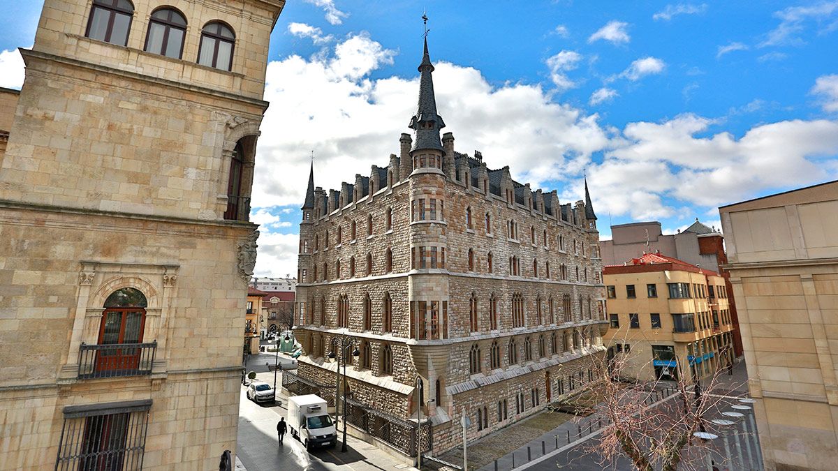 La idea es que la jornada de trabajo se celebre en el interior del edificio Botines. | ICAL La idea es que la jornada de trabajo se celebre en el interior del edificio Botines. | ICAL