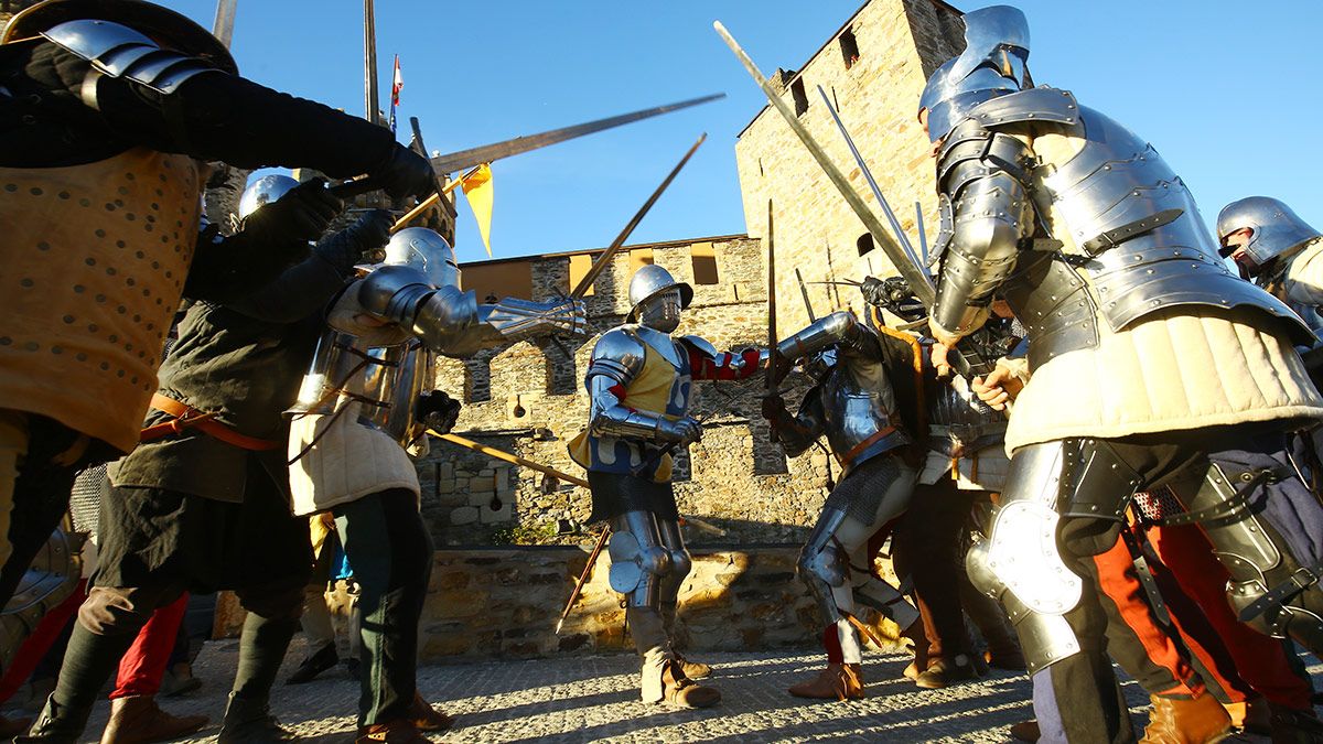 Recreación de la Batalla de los Irmandiños en el Castillo de los Templarios de Ponferrada. | CÉSAR SÁNCHEZ (ICAL)