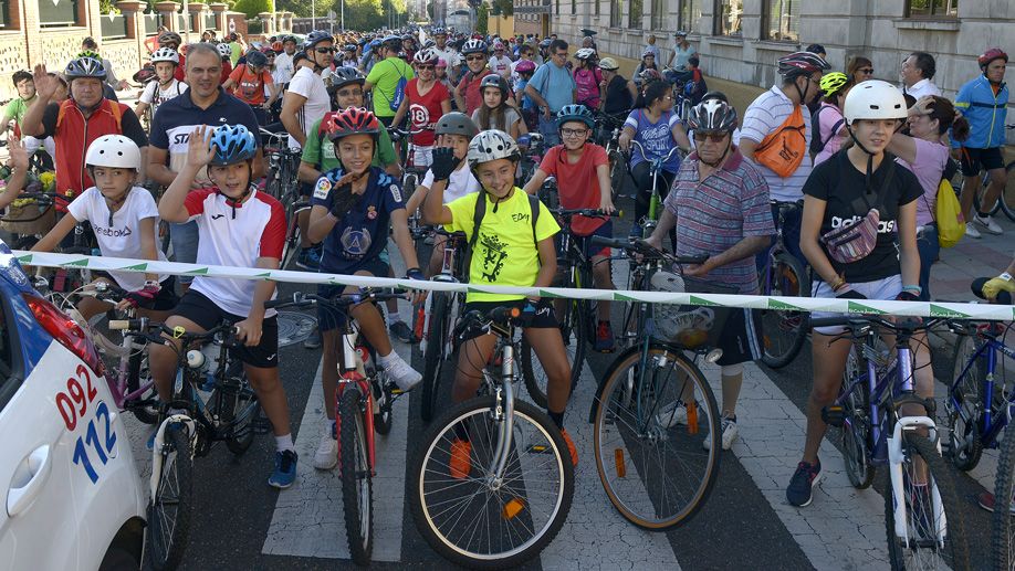 5.000 leoneses de todas las edades recorrieron la ciudad en bici. | MAURICIO PEÑA