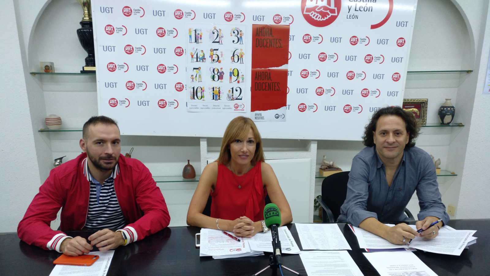 Javier de Ponga, Cristina Espinosa y Miguel Ángel Sánchez, de Fesp-UGT. | L.N.C.