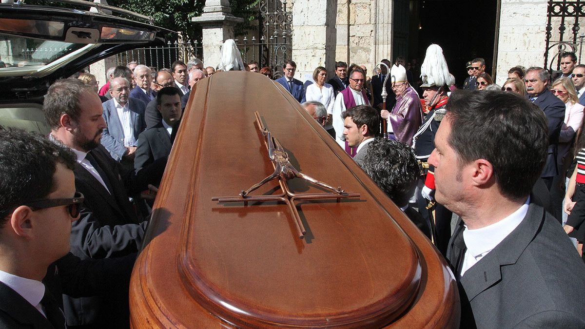 Llegada del féretro a la iglesia de la Compañía. | ICAL Llegada del féretro a la iglesia de la Compañía. | ICAL