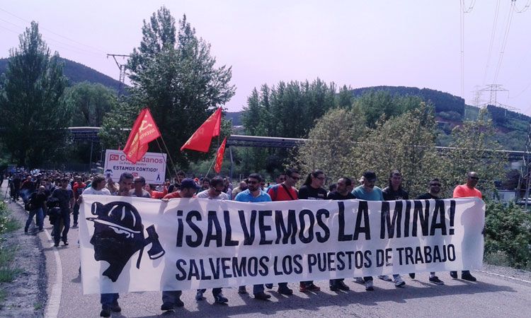 Imagen de archivo de la última concentración ante la térmica roblana. | E.N.