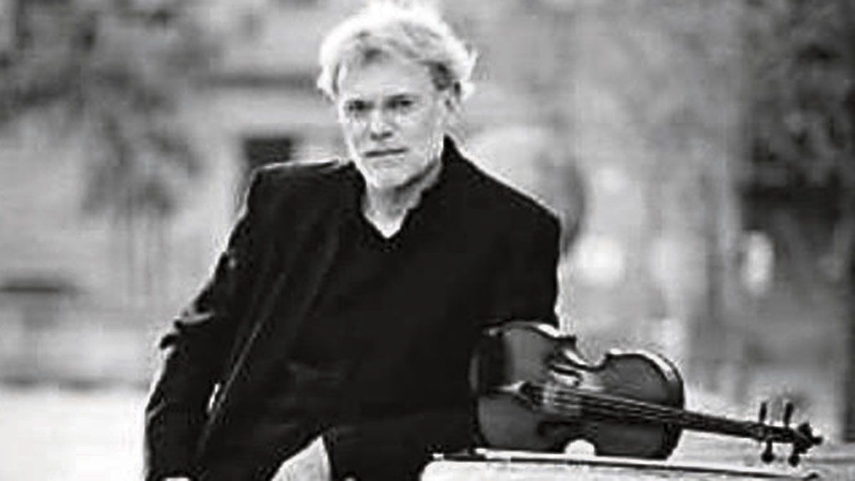 El violinista y director del ensemble, Vismiewsky.