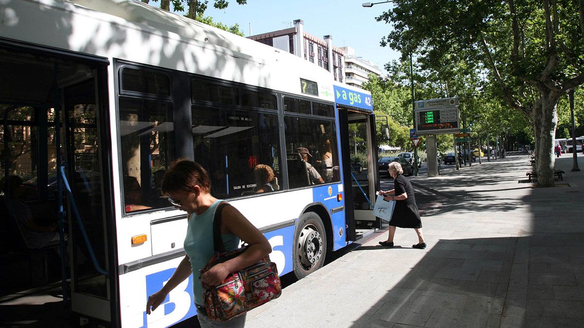 autobus-urbano-31018.jpg autobus-urbano-31018.jpg