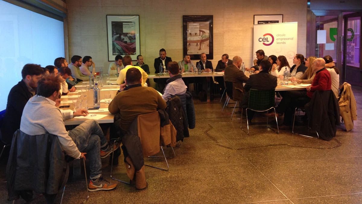 Círculos de Jóvenes Empresarios de León, durante la reunión.