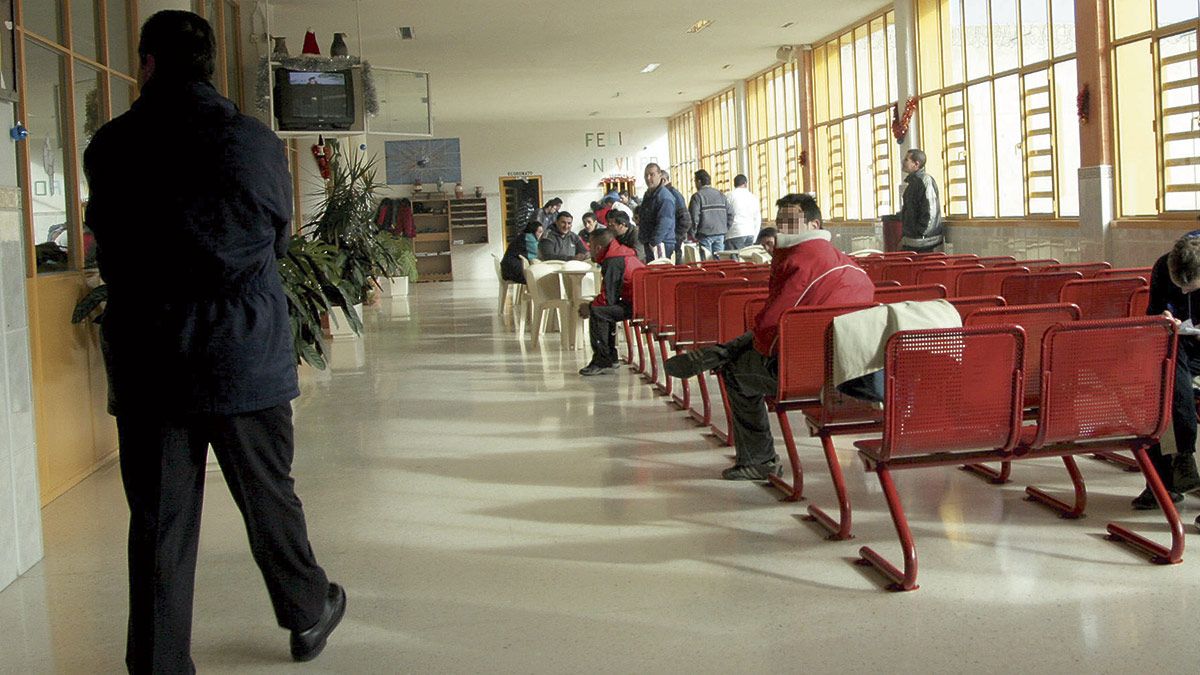 Interior del centro penitenciario de León en una imagen de archivo. | ICAL