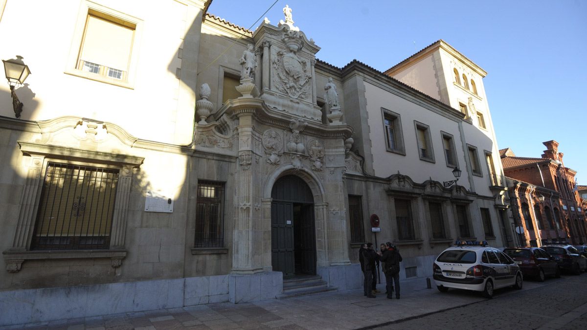 El juicio tuvo lugar en la Sección Tercera de la Audiencia Provincial de León. | D. MARTÍN