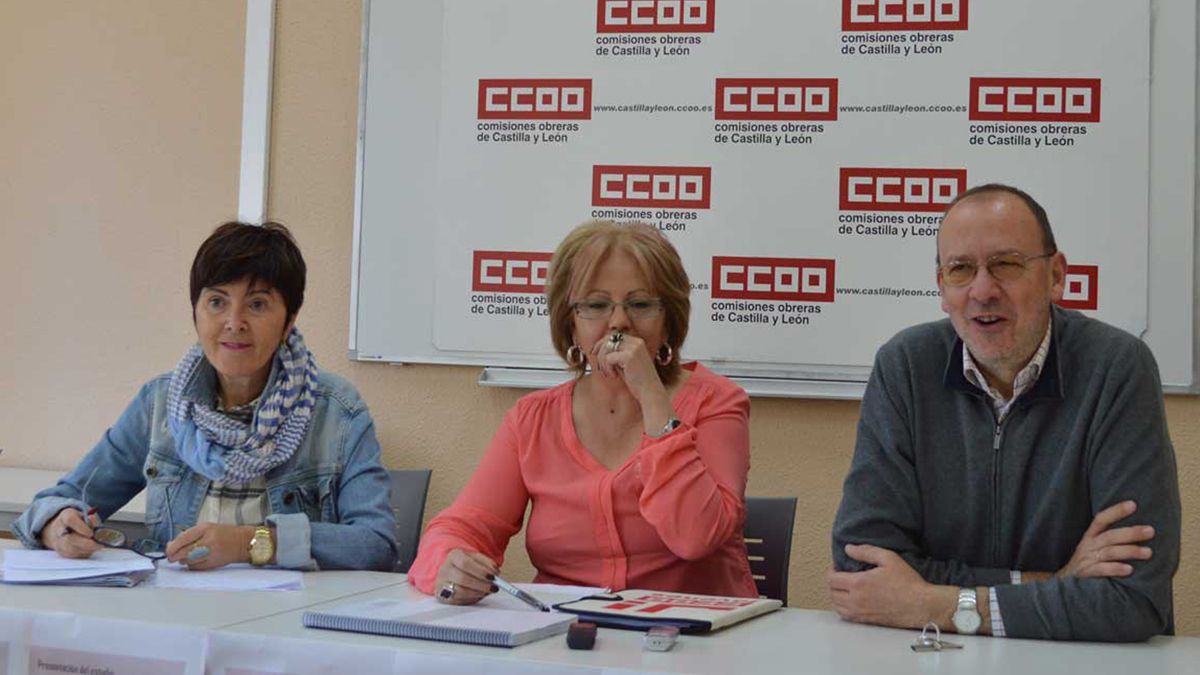Rosa Eva Martínez, Rosa Castro Fonseca e Ignacio Fernández en la presentación del informe de CCOO. | L.N.C.