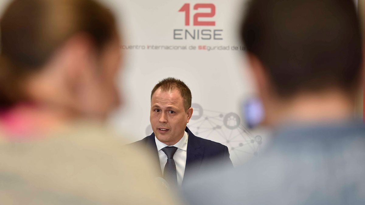 El director del Incibe, Alberto Hernández, este miércoles en la sede del centro. | SAÚL ARÉN