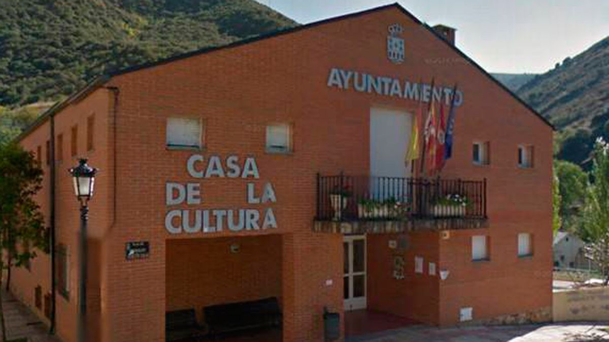 Fachada del Ayuntamiento de Puente.