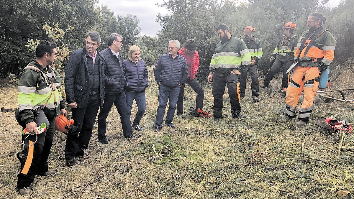 Un momento de la visita de Majo a la actuación que se realiza en Zacos. | P.F.