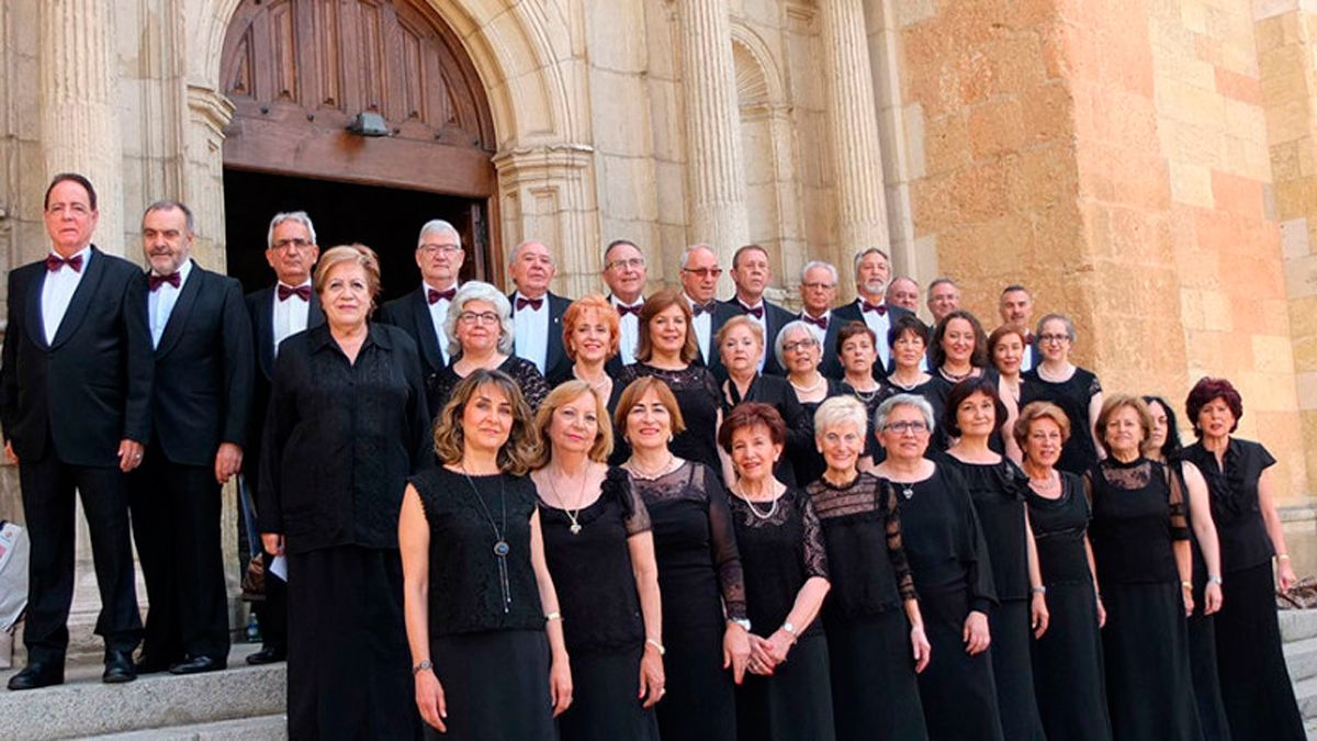 Una de las actuaciones de la Coral Torreblanca.