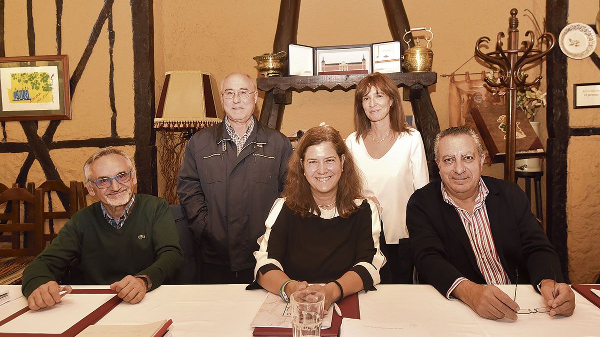 El jurado de la presente edición antes de proceder a la deliberación. | SAÚL ARÉN El jurado de la presente edición antes de proceder a la deliberación. | SAÚL ARÉN