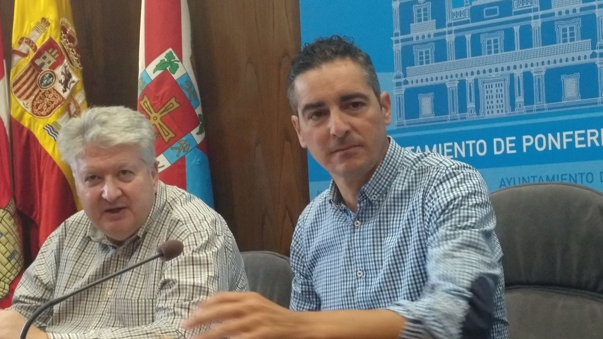 Roberto Mendo y Ricardo Miranda reclamando a la oposición conciliar un documento factible de obras. | M.I.