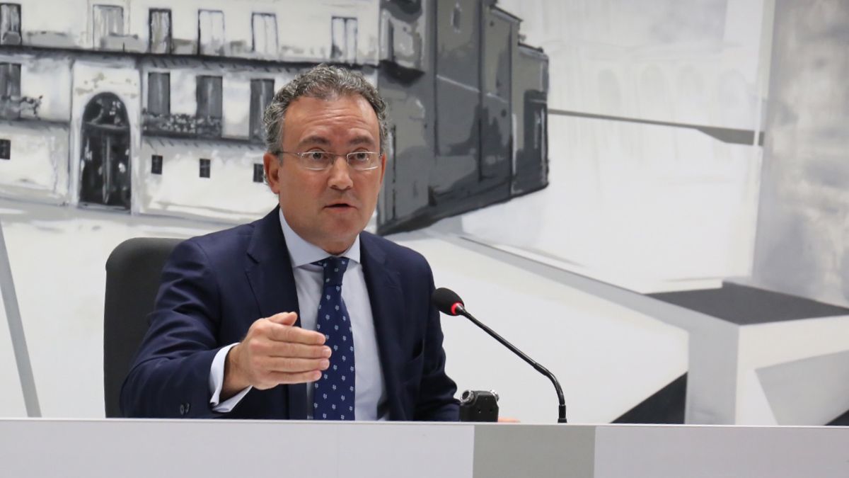 El presidente de lla Mancomunidad de Servicios Funerarios de León, San Andrés del Rabanedo y Villaquilambre, Fernando Salguero. | CÉSAR